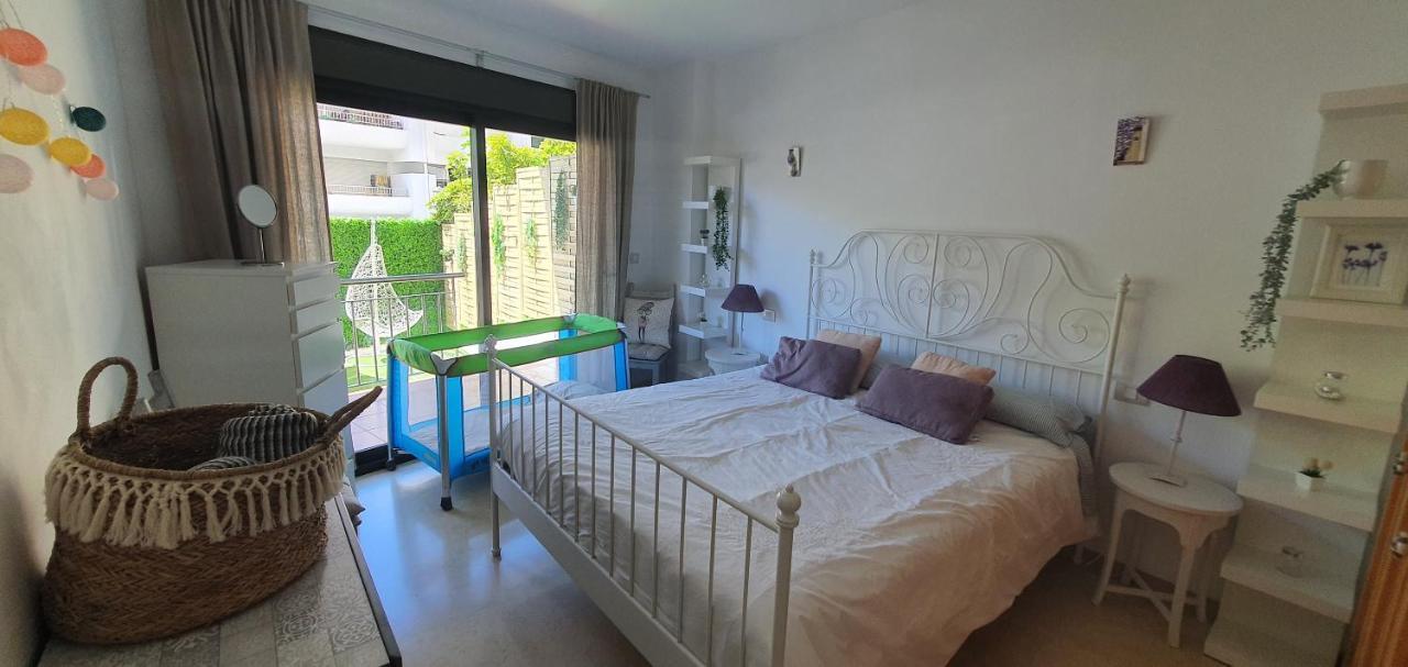 Apartamento Con Jardin Y Piscina Apartment
